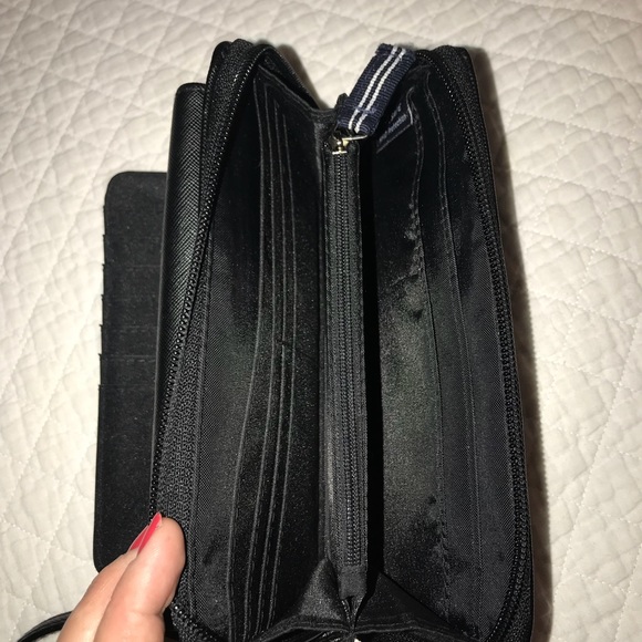 Nautica Wristlet - Picture 5 of 5